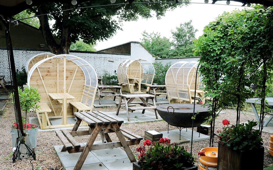 The Red Lion E6 pubs with outside seating east london